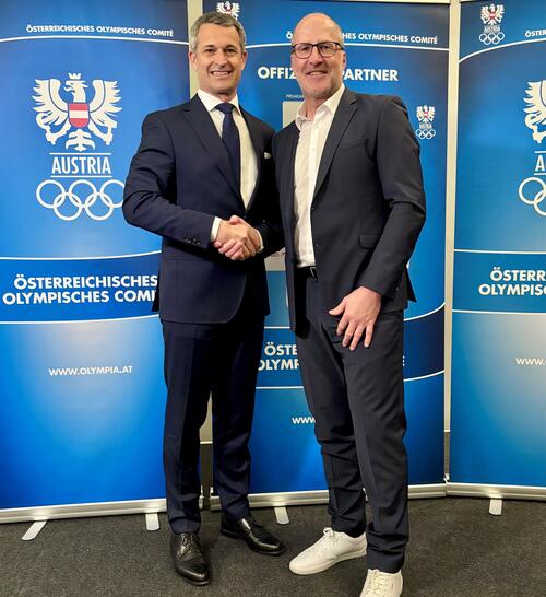  (Quelle: (c) Sportland OÖ: Landessportdirektor Gerhard Rumetshofer stellte sich nach der ÖOC-Sitzung in Wien als einer der ersten Gratulanten bei Horst Nussbaumer ein. )
